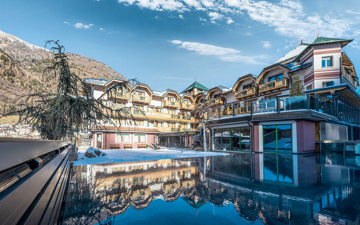 hotel tevini-commezzadura infinity pool (1)